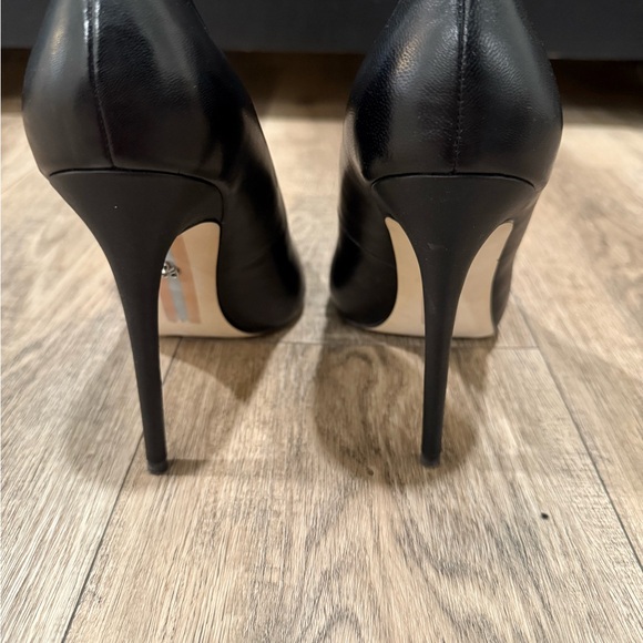 Elegant Black Stiletto Heels - Picture 4 of 6